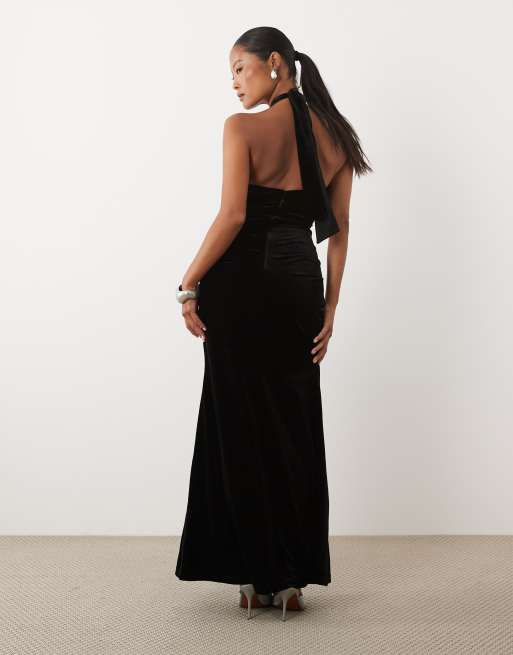 TFNC Petite - Vestito lungo accollato nero in velluto con scollo a vogatore, 4 di 4