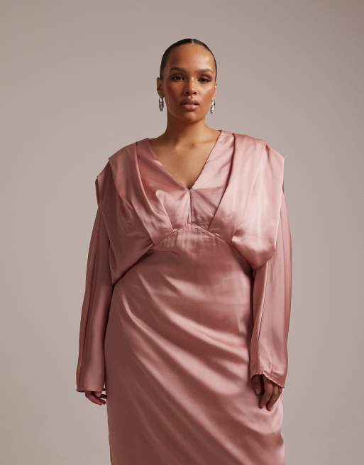 TFNC Plus – Bridesmaid – Figurbetontes Satin-Maxikleid in Rosa mit V-Ausschnitt und Faltendetail, 2 von 5