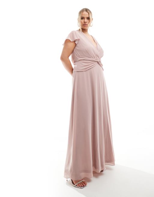 TFNC Plus Bridesmaid – Jasnoróżowa kopertowa sukienka maxi