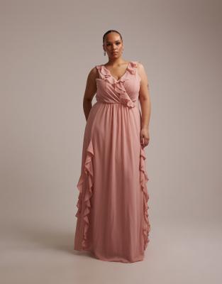 TFNC Plus - Bridesmaid - Maxikleid aus Chiffon in Rosa mit Rüschen und V-Ausschnitt