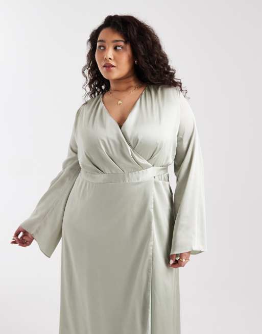 TFNC Plus Bridesmaid – Zielona satynowa sukienka kopertowa maxi, 4 z 4
