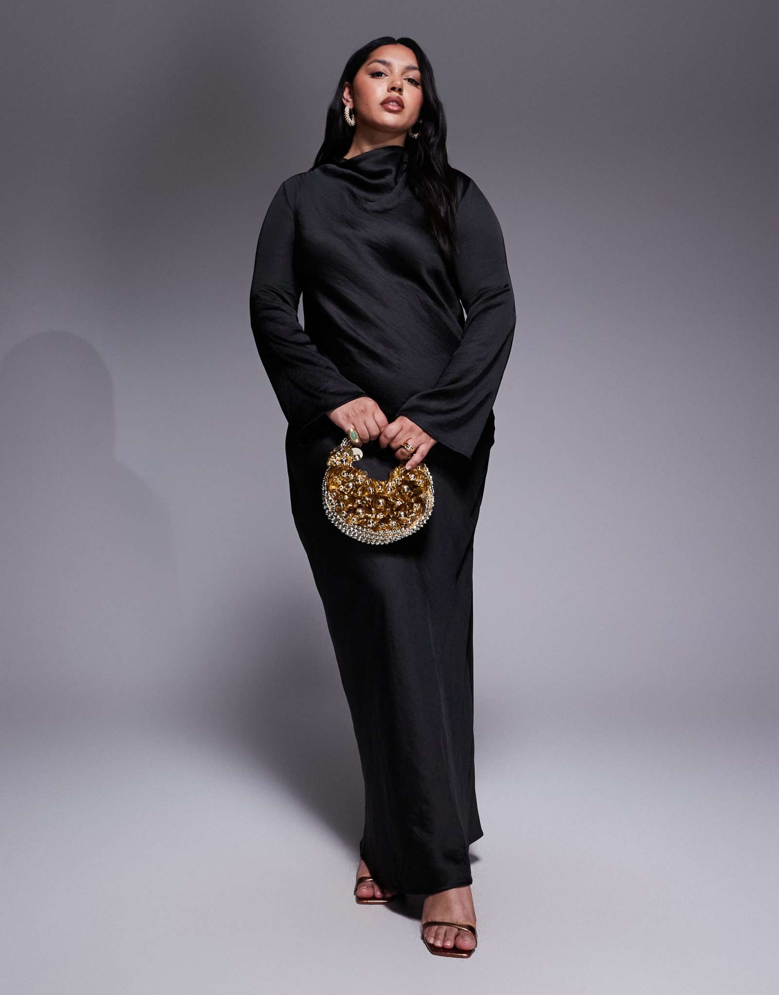 Черное миди-платье TFNC Plus с высоким воротом и длинным рукавом