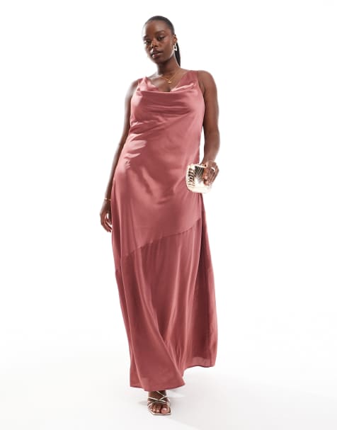 TFNC Plus - Robe longue effet satin à col bénitier - Mûre - view 1