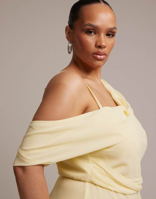 TFNC Plus - Vestito lungo da damigella in chiffon color limone con spalle scivolate e foulard drappeggiato, 4 di 5