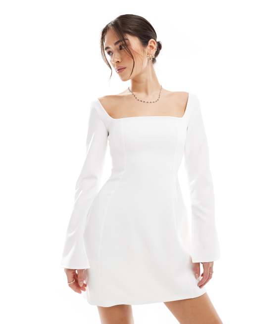 TFNC - Robe courte de mariée structurée en satin à encolure carrée - Blanc, 2 de 4