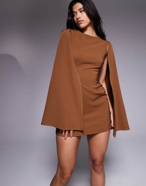 TFNC - Robe courte en crêpe à finition cape sur les épaules - Moka, 4 de 4