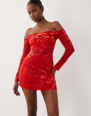 Robe courte en dévoré à encolure Bardot avec épaules dénudées et manches longues - Rouge 40