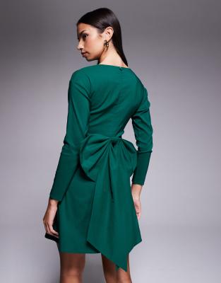 TFNC - Robe courte évasée avec manches longues et naud au dos - Vert