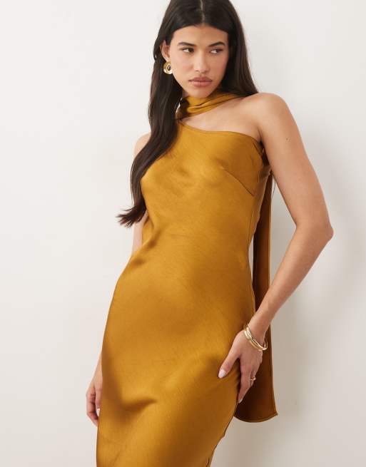 TFNC - Robe longue asymétrique en satin avec foulard - Bronze, 4 de 4