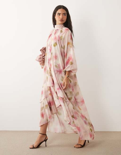 TFNC - Robe longue en mousseline avec ourlet à volants étagés et imprimé floral