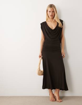 Robe longue près du corps avec col bénitier et dos drapé - Chocolat-Jaune 34