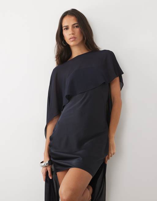 TFNC Satin-Bandeau-Minikleid mit Mesh-Cape in Marineblau, 2 von 4