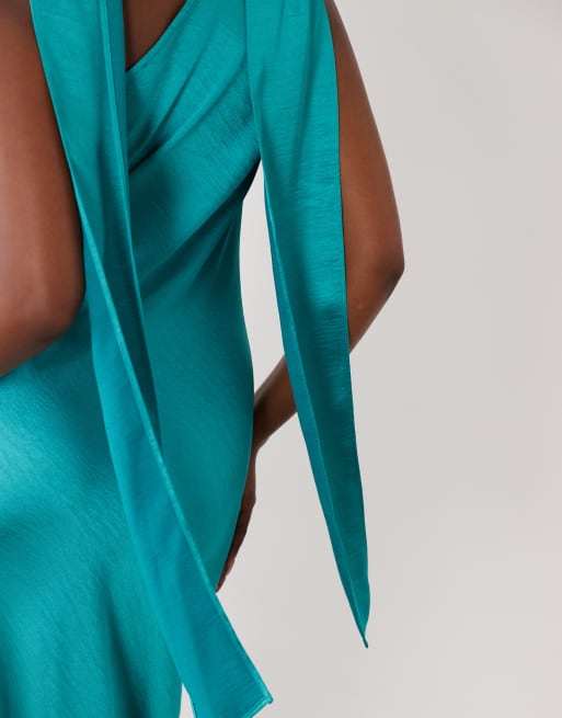 TFNC – Satin-Maxikleid in Aqua mit One-Shoulder-Träger und Schal, 2 von 4