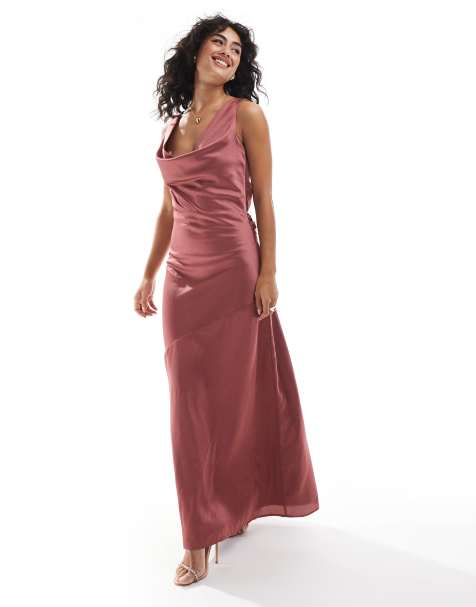 TFNC – Satin-Maxikleid in Maulbeerrot mit Wasserfallausschnitt am Rücken - view 1