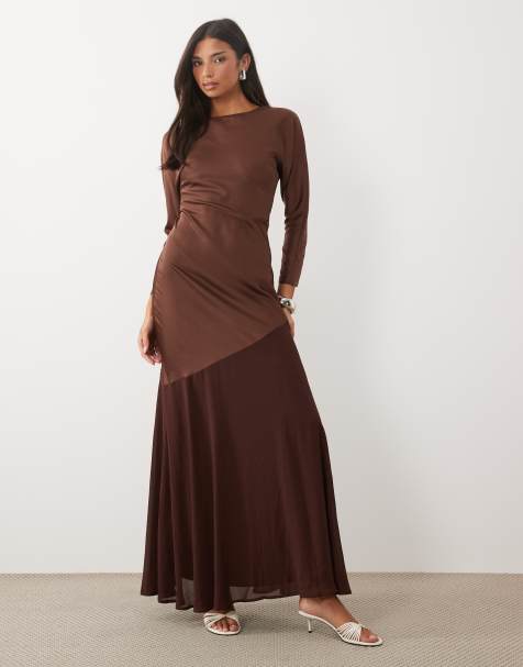 TFNC satynowa sukienka maxi z ukośnym krojem, okrągłym dekoltem, asymetryczną szyfonową spódnicą w kolorze czekoladowym - view 1