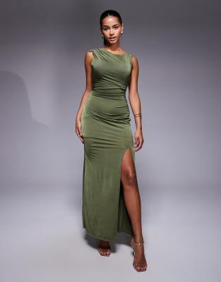 TFNC - Schulterfreies Midaxi-Kleid in Olivgrün mit hohem Beinschlitz