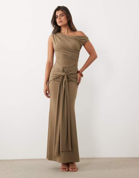 TFNC slinky one shoulder gedrapeerde maxi-jurk met knoopdetail in donker mocha - view 1