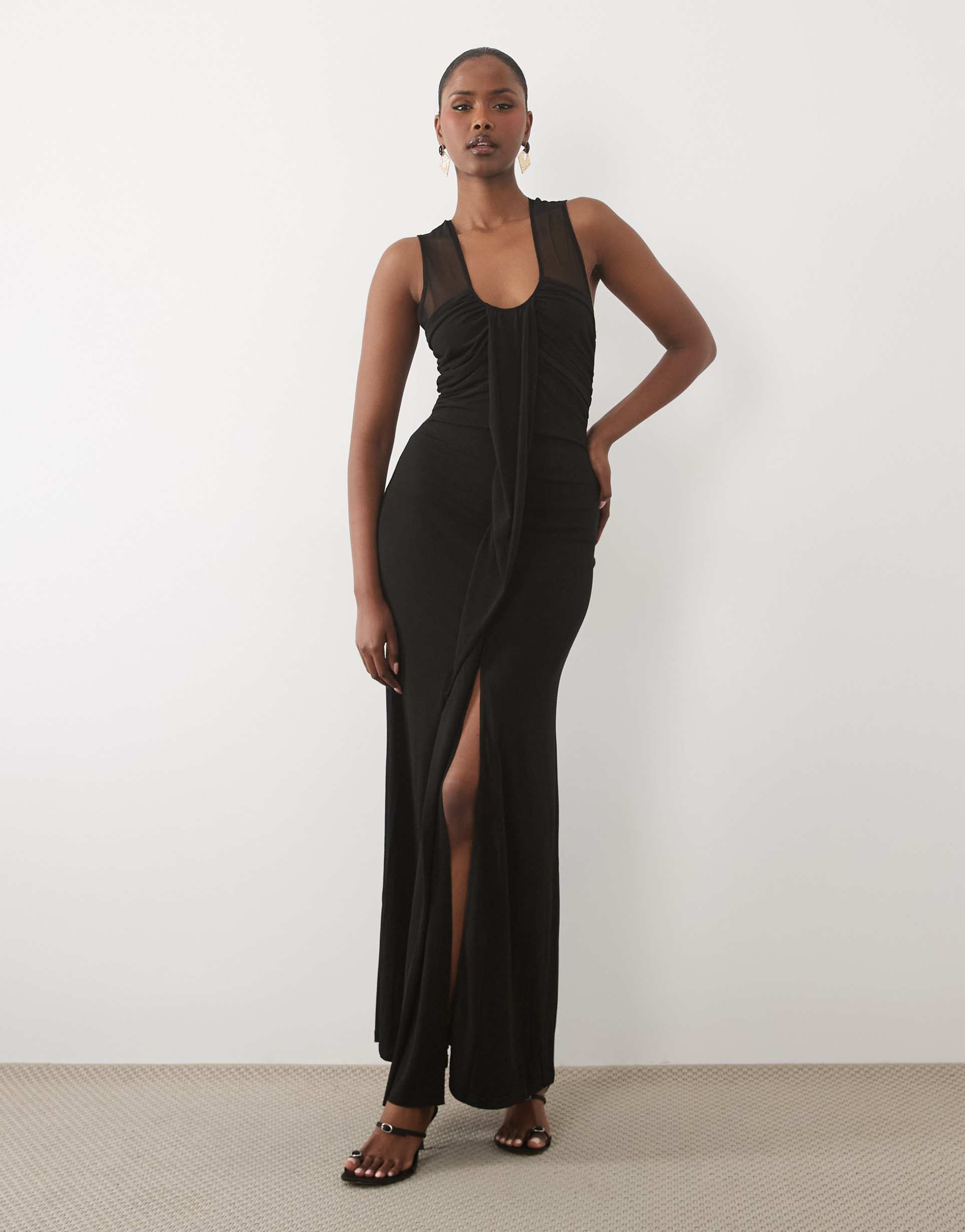tfnc slinky v neck ruched front sleeveless maxi dress in black