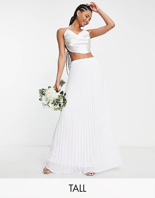 TFNC Tall - bridesmaid pleated maxi skirt in white