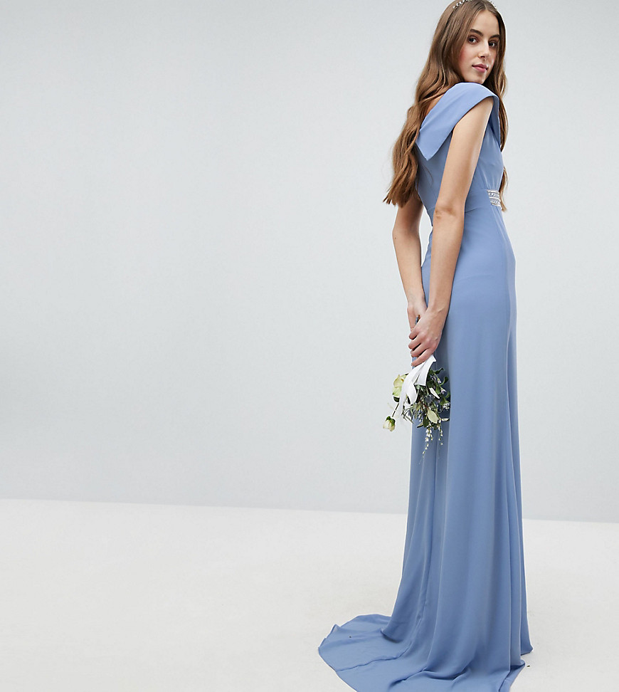 TFNC Tall - Lange bruidsmeisjesjurk met bardot-halslijn, sleep en versierde taille-Blauw