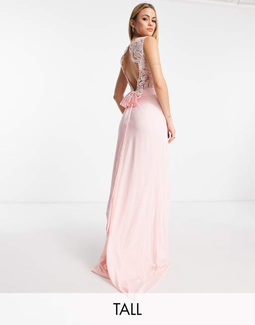 TFNC Tall - Robe longue en mousseline avec dentelle festonnée au dos - Rose murmure