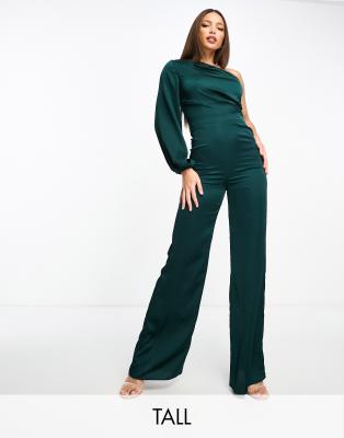 TFNC Tall - Satin-Jumpsuit in Tannengrün mit One-Shoulder-Ärmel