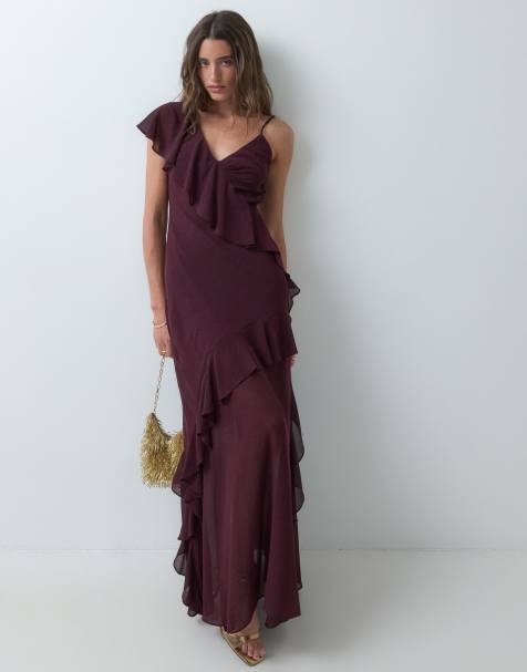 TFNC vestido maxi de tirantes con detalle de volante asimétrico en color berry - view 1