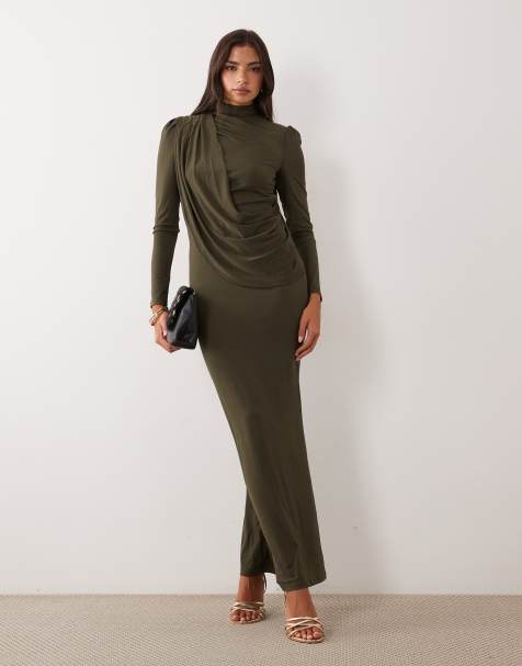TFNC - Vestido maxi fluido de cuello alto con espalda drapeada en verde oliva oscuro - view 1