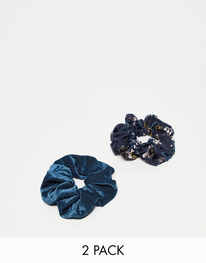 The Basik Edition Jumbo Assorted Scrunchies 2pk in blue
