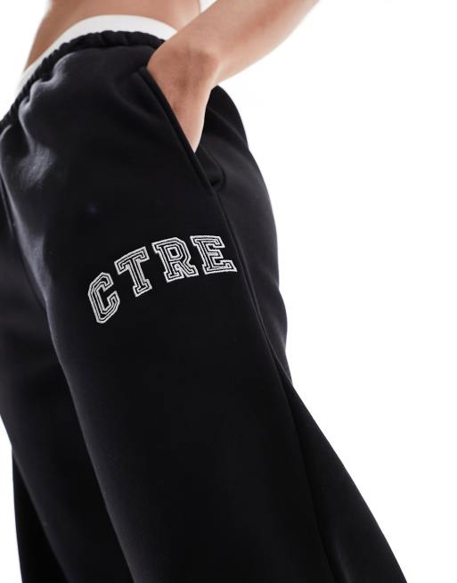 The Couture Club - Afslappede sorte joggingbukser i varsity-stil, 2 af 5