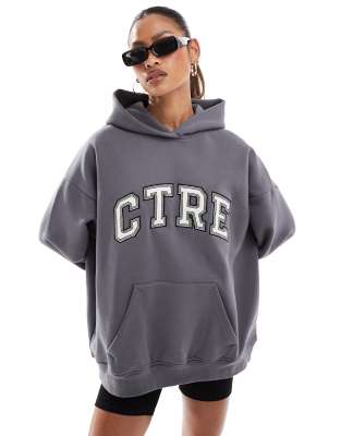 The Couture Club - Anthrazitfarbener Kapuzenpullover mit College-Print-Grau