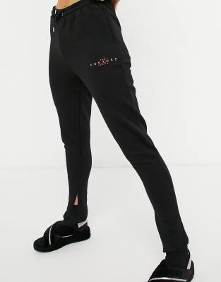 EMBLEM YOGA PANTS - BLACK – The Couture Club