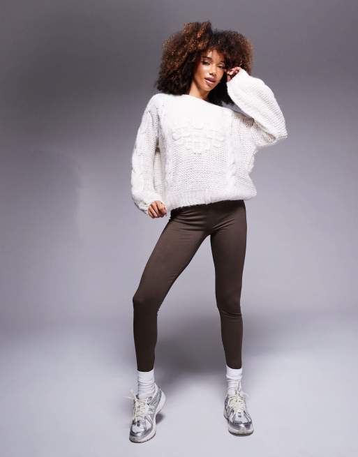 The Couture Club – Beige, flätstickad tröja i oversize med emblem, 3 av 4