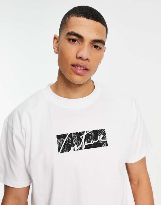 The Couture Club – Biały T-shirt z nadrukiem logo w ramce we wzór bandany
