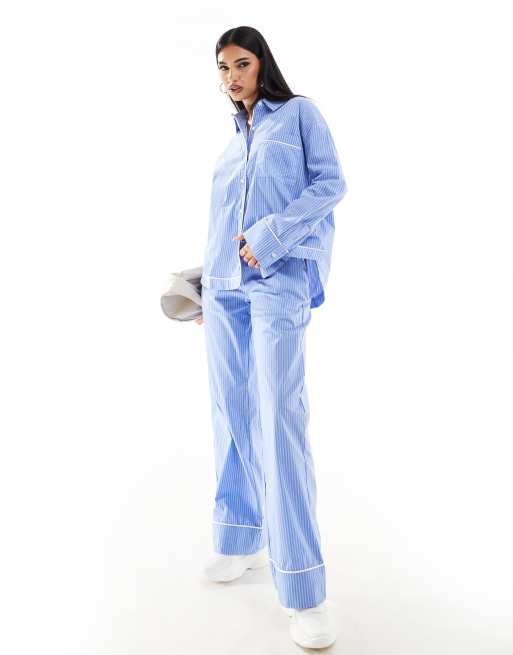 The Couture Club - Camicia blu a righe con profili a contrasto in coordinato