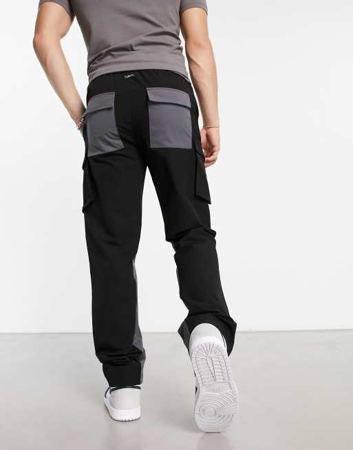 The Couture Club – Cargohose mit Bahnendesign in Schwarz, 2 von 4