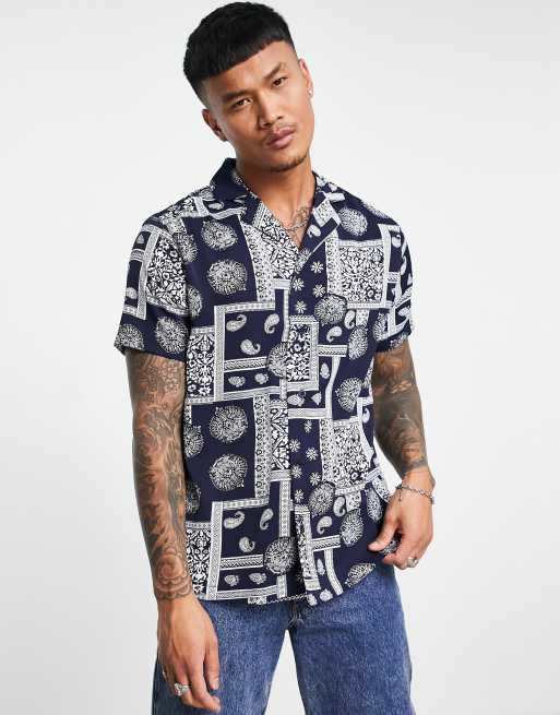 The Couture Club - Chemise manches courtes avec col à revers et imprimé bandana - Bleu