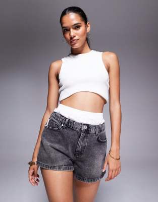 The Couture Club - Denim-Shorts in verwaschenem Grau mit abnehmbarem Boxershorts-Bund