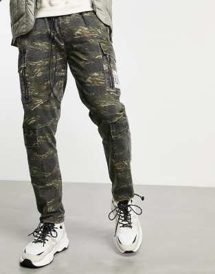 the couture club utility cargo pant in black