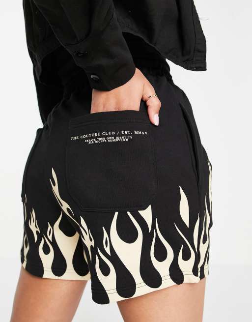 The Couture Club - Oversized short met vlammenprint in zwart multi