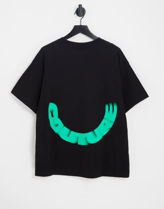 https://images.asos-media.com/products/the-couture-club-oversized-t-shirt-in-black-with-logo-print/202260434-1-black?$n_550w$&wid=550&fit=constrain
