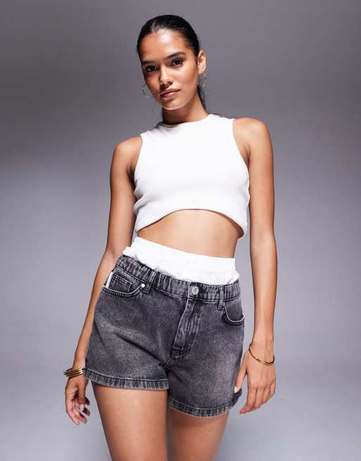 The Couture Club - Pantaloncini di jeans grigio slavato con fascia in vita rimovibile stile boxer