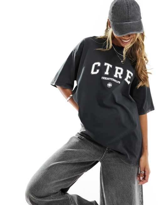 The Couture Club – Svart stentvättad t-shirt i collegestil