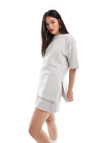 The Couture Club - T-shirt met embleem in grijs met wassing, deel van co-ord set - view 1