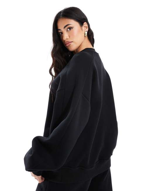 The Couture Club – Washed Essentials – Basic-Sweatshirt in schwarzer Waschung mit Ziernaht , 2 von 4