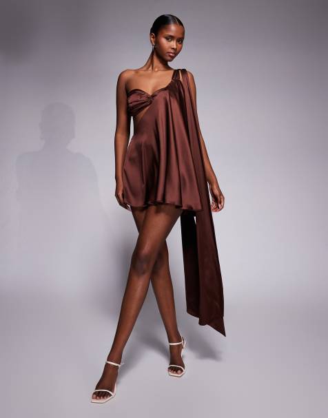 The Dolls House Circa - Anthia - Robe courte et asymétrique en satin - Marron - view 1