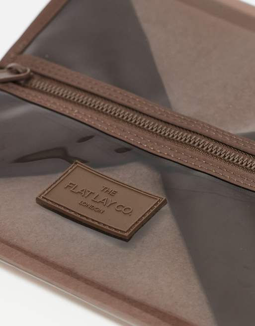The Flat Lay Co. - ASOS EXCLUSIVE - Jelly make-up tasje in espresso bruin, 3 van 3