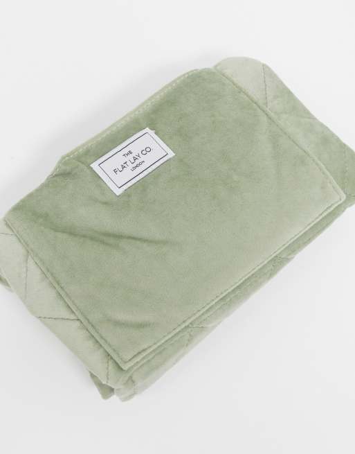 The Flat Lay Co. THE FLAT LAY CO. OPEN FLAT MAKEUP BAG - Make-up-Accessoires  - sage green velvet/beige 