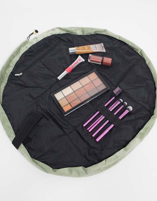 The Flat Lay Co. - Makeup-taske med løbesnor - Salviegrøn velour, 3 af 4