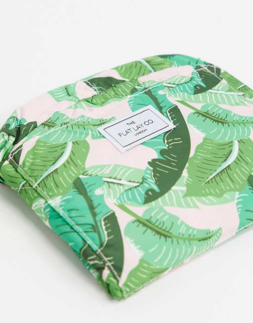 The Flat Lay Co. - Makeuptaske med løbesnor i tropisk print, 2 af 4
